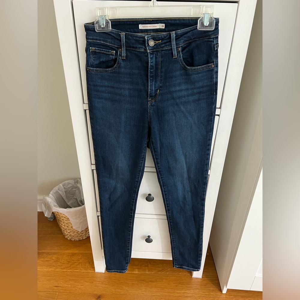Levi’s - 721 High Rise True Skinny Jeans size 26